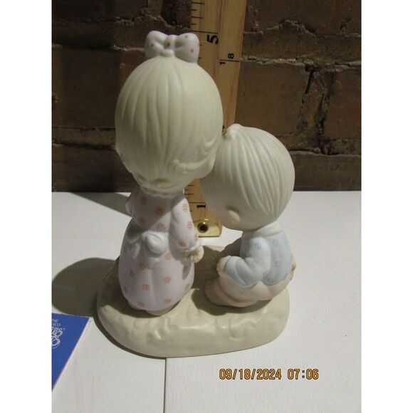 ENESCO PRECIOUS MOMENTS THOU ART MINE BOY AND GIRL TURTLE 1979 E-3113 I LOVE YOU - Picture 7 of 8